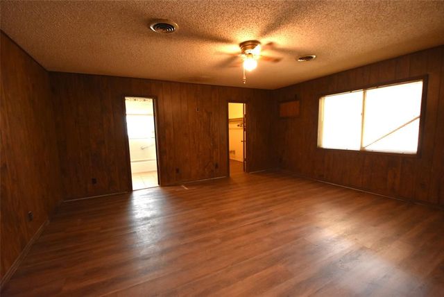 820 N University Street, Seminole, OK 74868