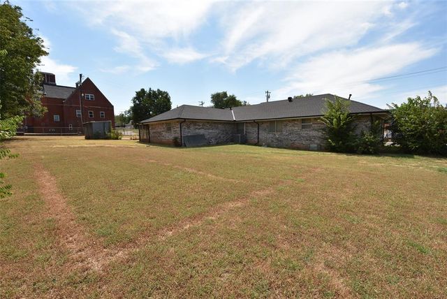 820 N University Street, Seminole, OK 74868