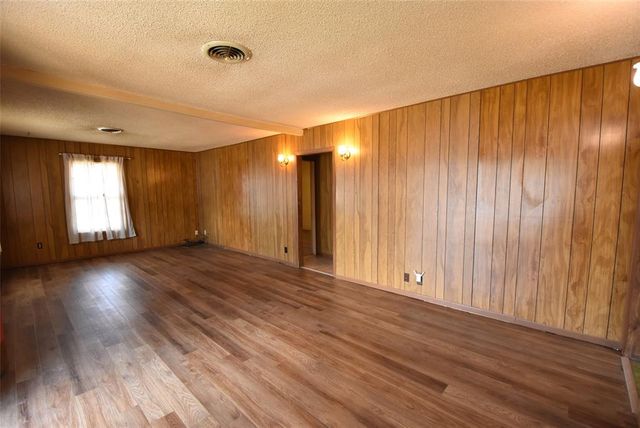 820 N University Street, Seminole, OK 74868