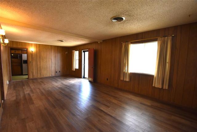 820 N University Street, Seminole, OK 74868