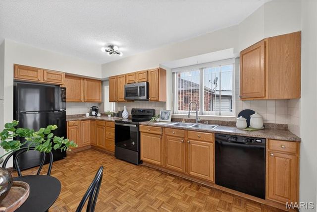 4139 Tholozan Avenue, St Louis, MO 63116