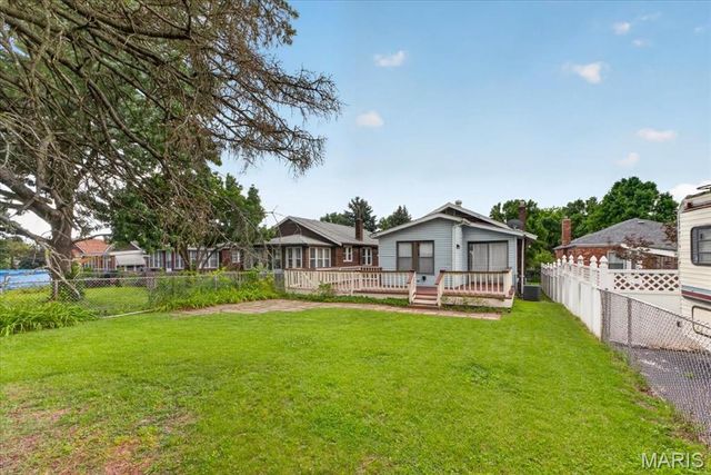 4139 Tholozan Avenue, St Louis, MO 63116