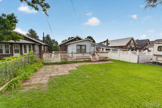 4139 Tholozan Avenue, St Louis, MO 63116