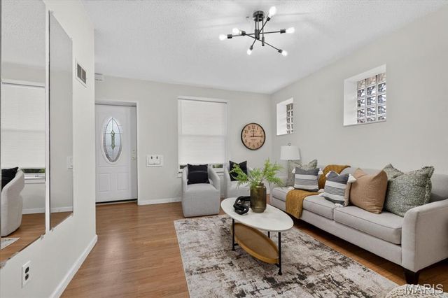 4139 Tholozan Avenue, St Louis, MO 63116