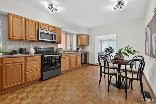 4139 Tholozan Avenue, St Louis, MO 63116