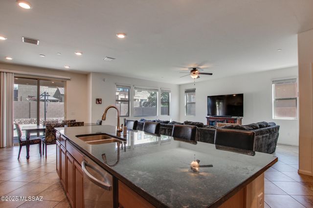 12106 N Walz Drive, Marana, AZ 85653