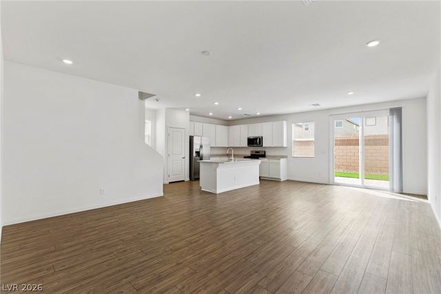 10183 Glowing Amber Street, Las Vegas, NV 89141