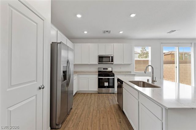 10183 Glowing Amber Street, Las Vegas, NV 89141