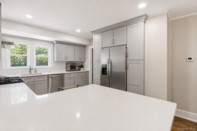 105 4th Avenue, East Northport, NY 11731