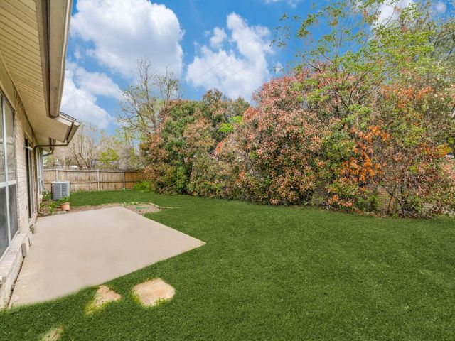 3914 Willowood Lane, Grand Prairie, TX 75052
