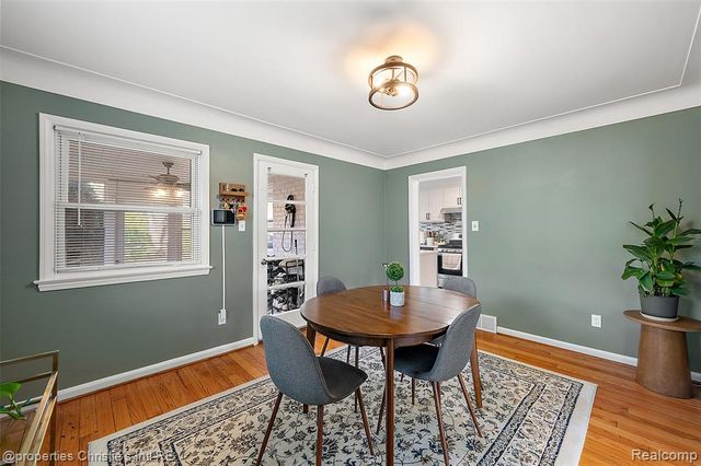 852 Harcourt Road, Grosse Pointe Park, MI 48230