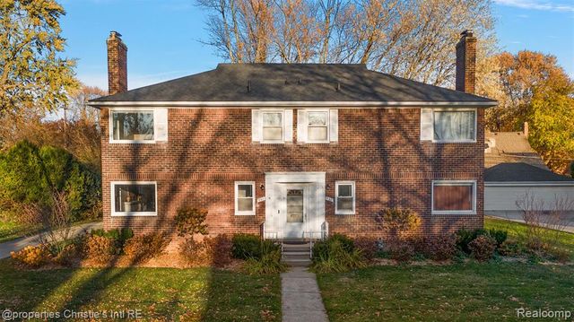 852 Harcourt Road, Grosse Pointe Park, MI 48230