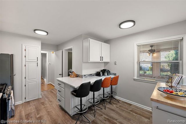 852 Harcourt Road, Grosse Pointe Park, MI 48230