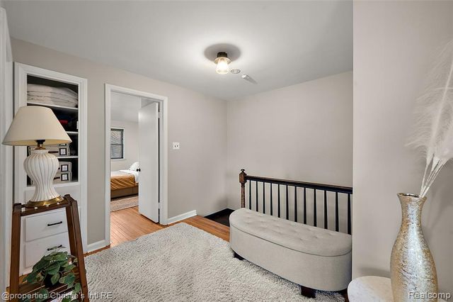 852 Harcourt Road, Grosse Pointe Park, MI 48230