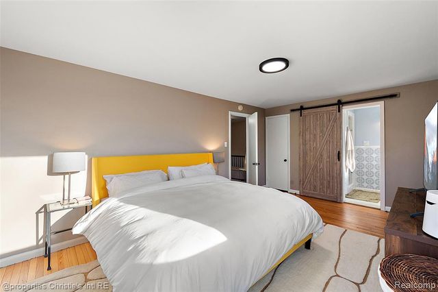 852 Harcourt Road, Grosse Pointe Park, MI 48230