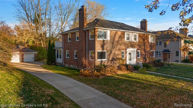 852 Harcourt Road, Grosse Pointe Park, MI 48230