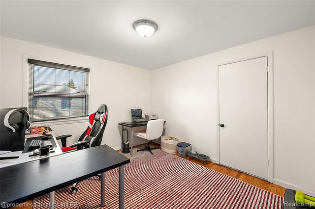 852 Harcourt Road, Grosse Pointe Park, MI 48230