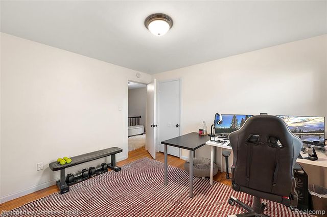 852 Harcourt Road, Grosse Pointe Park, MI 48230