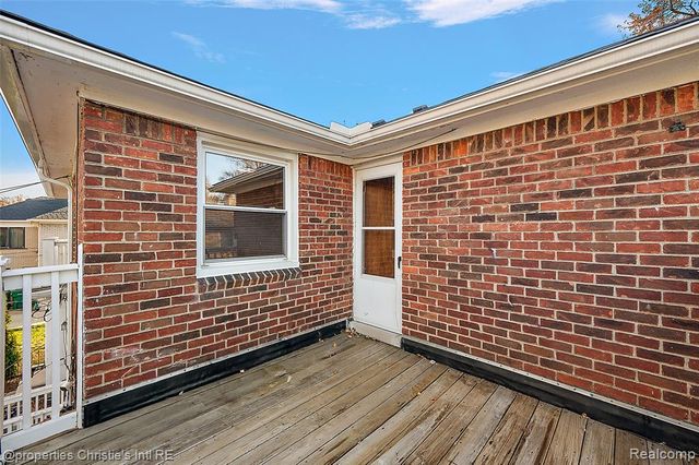 852 Harcourt Road, Grosse Pointe Park, MI 48230