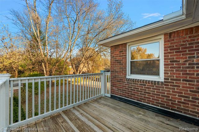 852 Harcourt Road, Grosse Pointe Park, MI 48230