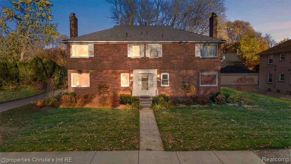 852 Harcourt Road, Grosse Pointe Park, MI 48230
