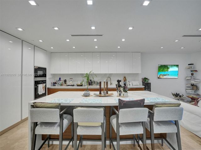 3201 NE 183rd St 704, Aventura, FL 33160