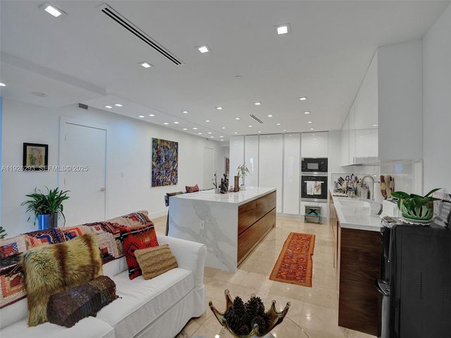 3201 NE 183rd St 704, Aventura, FL 33160