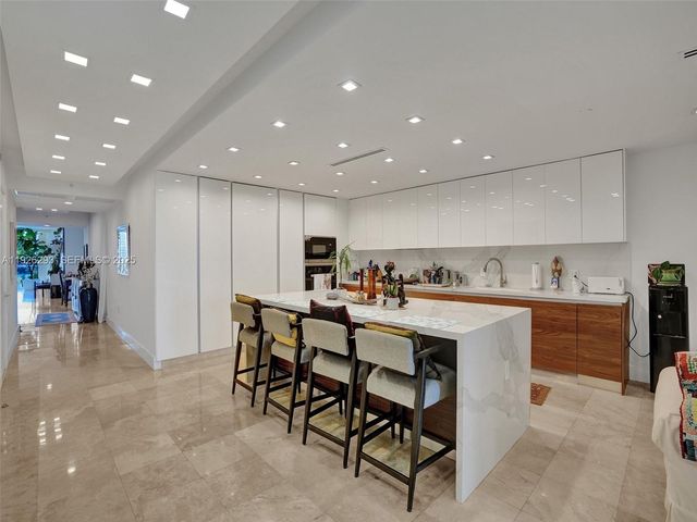 3201 NE 183rd St 704, Aventura, FL 33160