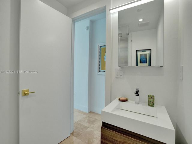 3201 NE 183rd St 704, Aventura, FL 33160