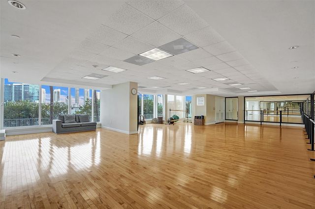 3201 NE 183rd St 704, Aventura, FL 33160