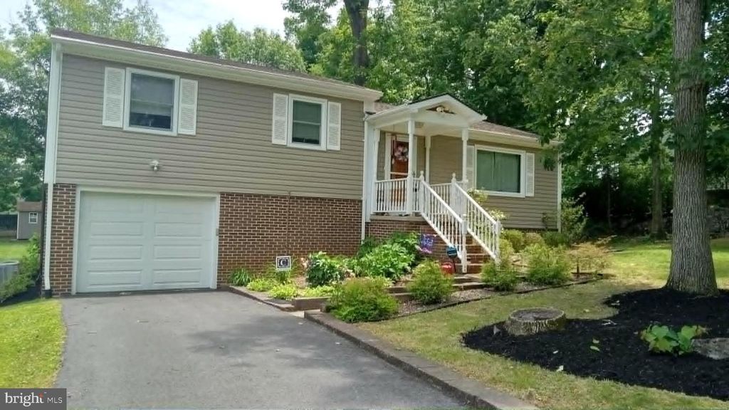 150 TANBRIDGE DR, Martinsburg, WV 25401