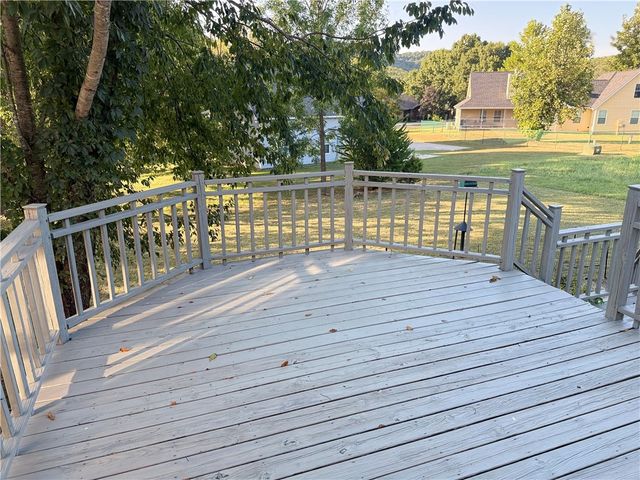 34 S Bandy Drive, Holiday Island, AR 72631