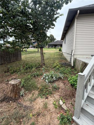 34 S Bandy Drive, Holiday Island, AR 72631