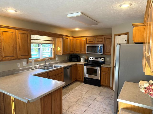 34 S Bandy Drive, Holiday Island, AR 72631