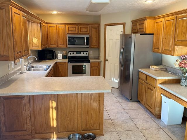 34 S Bandy Drive, Holiday Island, AR 72631