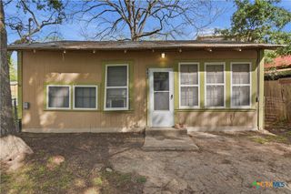 842 Burkett Drive, Seguin, TX 78155