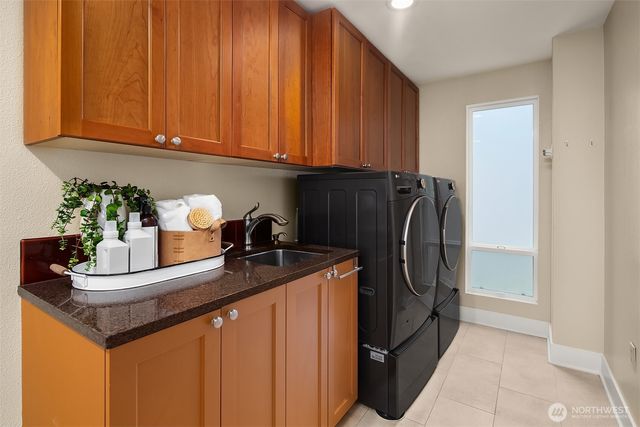 8530 54th Avenue NE, Seattle, WA 98115