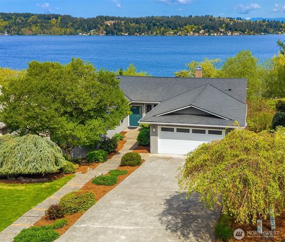 8530 54th Avenue NE, Seattle, WA 98115