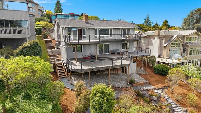 8530 54th Avenue NE, Seattle, WA 98115
