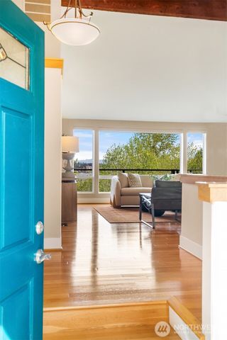 8530 54th Avenue NE, Seattle, WA 98115