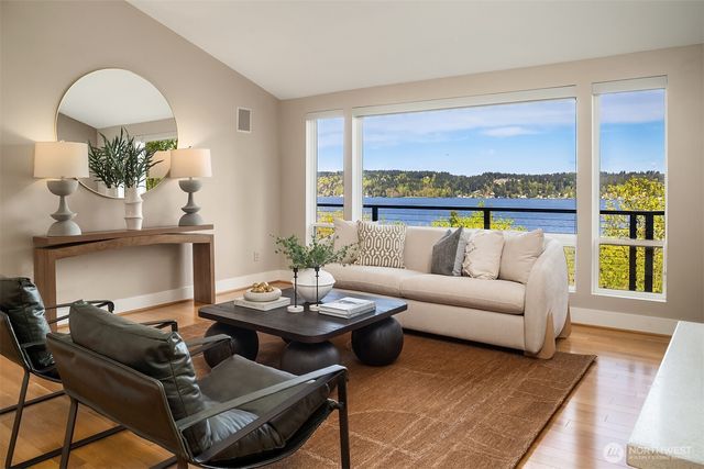 8530 54th Avenue NE, Seattle, WA 98115