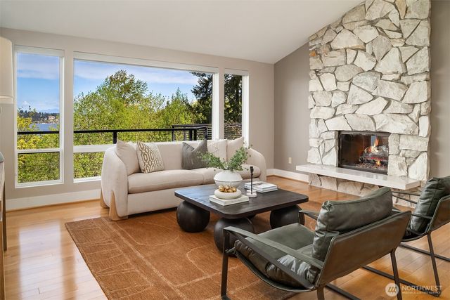 8530 54th Avenue NE, Seattle, WA 98115