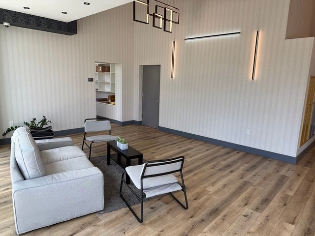 60 Cross St E 207, Somerville, MA 02145