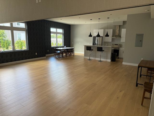 60 Cross St E 207, Somerville, MA 02145