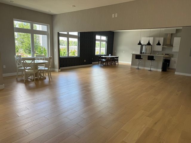 60 Cross St E 207, Somerville, MA 02145