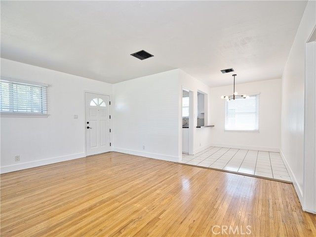 6153 Clybourn Avenue, North Hollywood (los Angeles), CA 91606