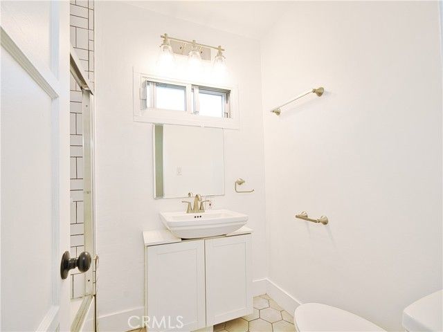 6153 Clybourn Avenue, North Hollywood (los Angeles), CA 91606