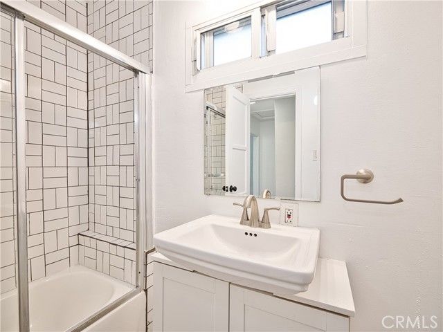 6153 Clybourn Avenue, North Hollywood (los Angeles), CA 91606