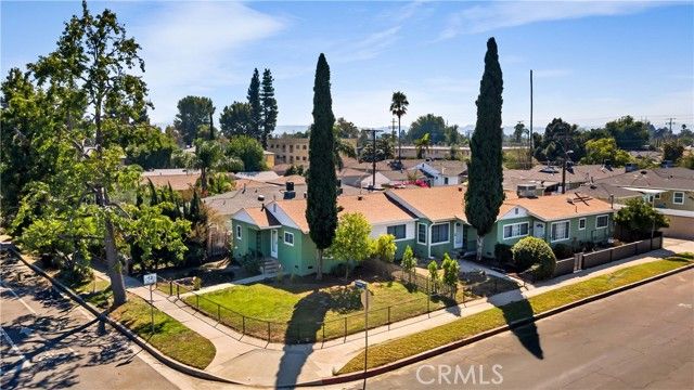 6153 Clybourn Avenue, North Hollywood (los Angeles), CA 91606
