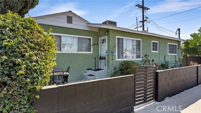 6153 Clybourn Avenue, North Hollywood (los Angeles), CA 91606